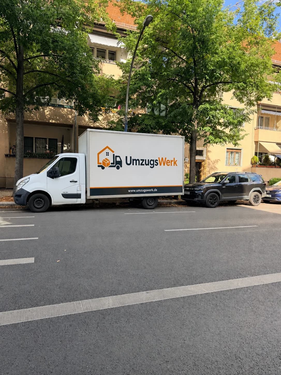 UmzugsWerk Transporter von vorne in Berlin